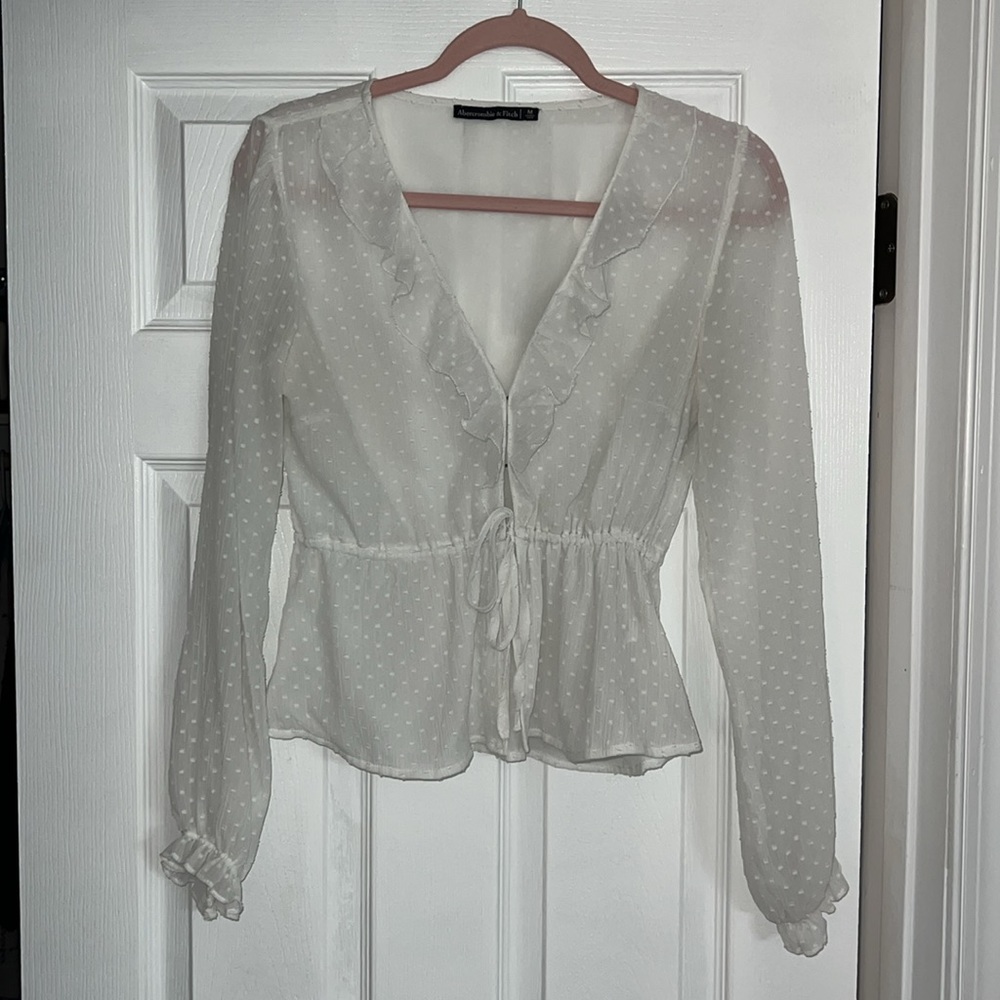 3/$30✨ Abercrombie ruffle white blouse